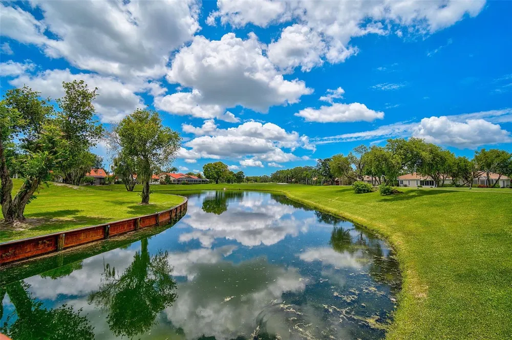4215 CADDIE DRIVE E #101 Bradenton, FL 34203