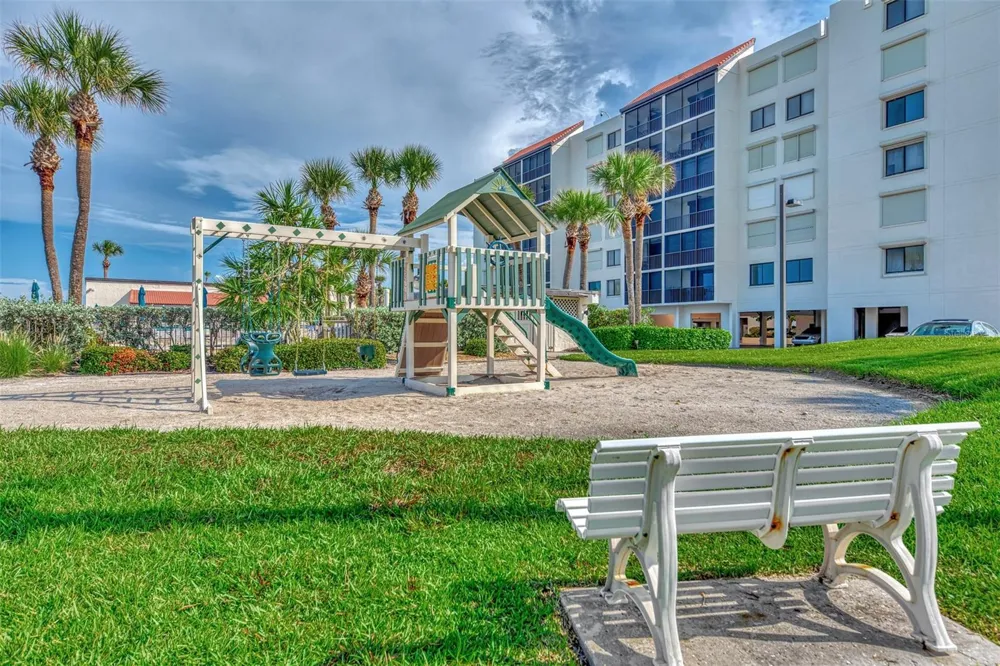 1945 GULF OF MEXICO DRIVE #M2-414 Longboat Key, FL 34228