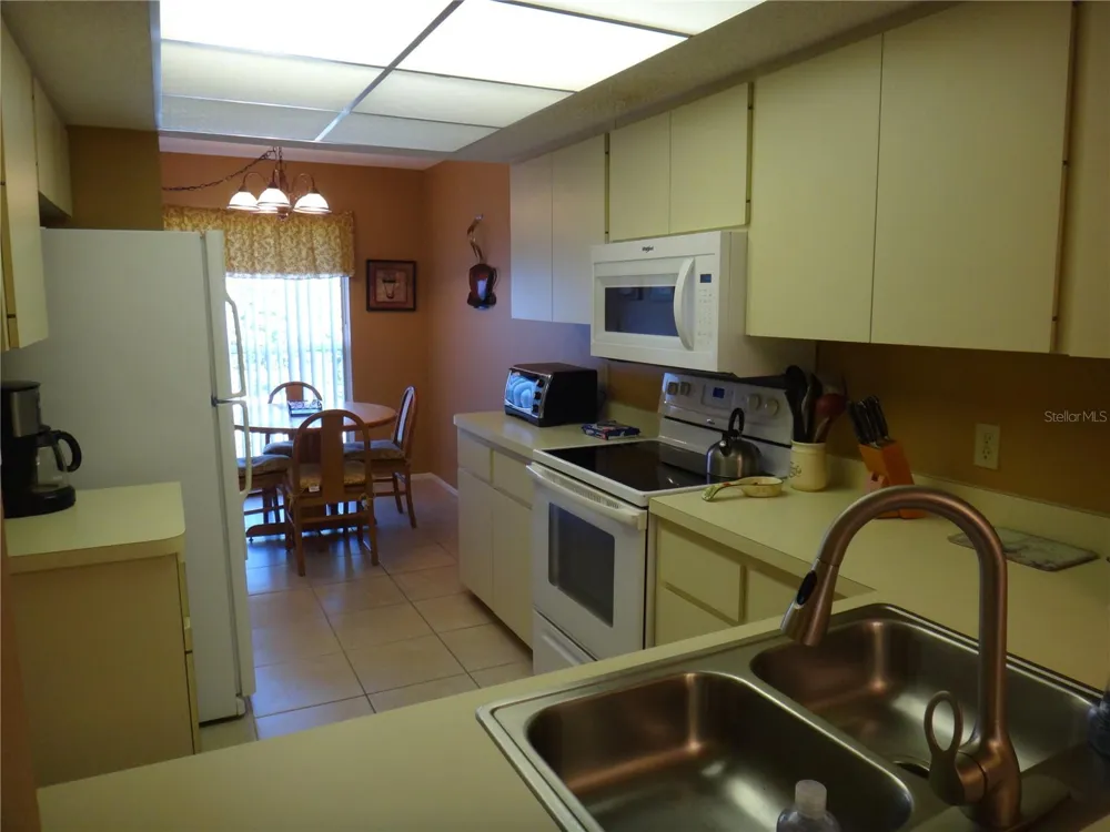 4493 LONGMEADOW #76 Sarasota, FL 34235
