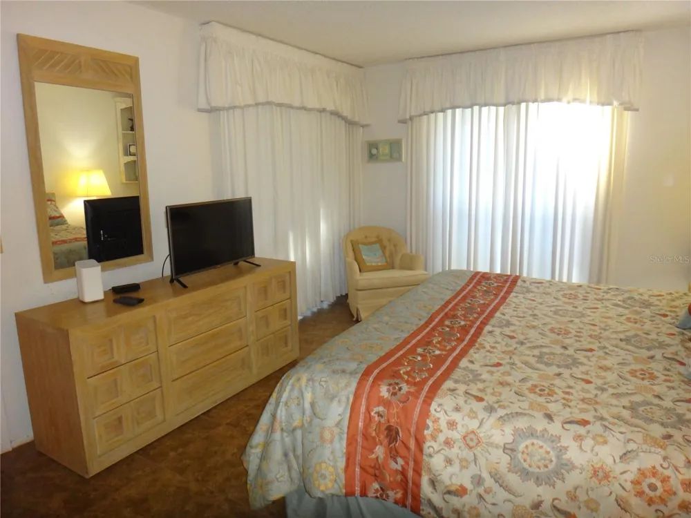 4493 LONGMEADOW #76 Sarasota, FL 34235