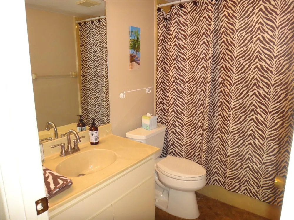 4493 LONGMEADOW #76 Sarasota, FL 34235
