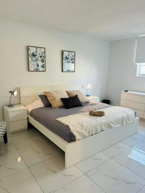 3901 S Ocean Dr #10G
