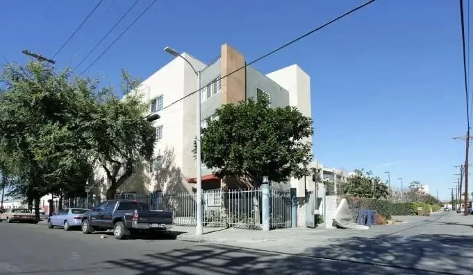 6050 S Western Ave Los Angeles, CA 90047