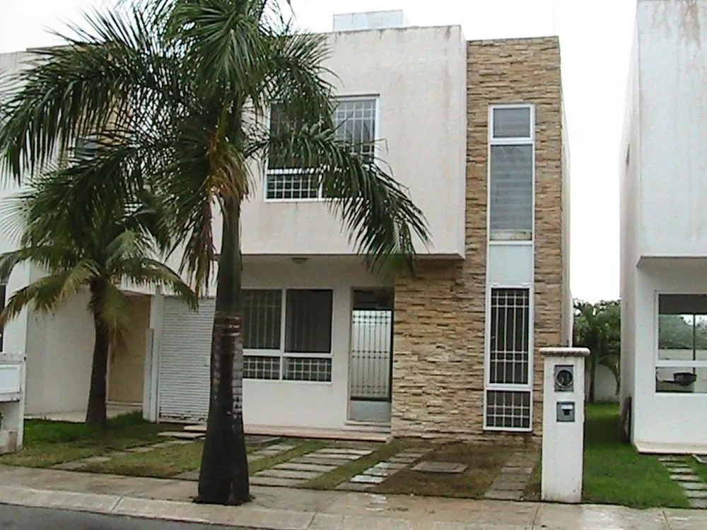 8 S Circuito De La Costa Cancun, TX 00000
