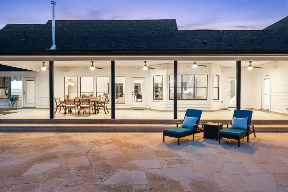 333 Stallion Lane Dripping Springs, TX 78620