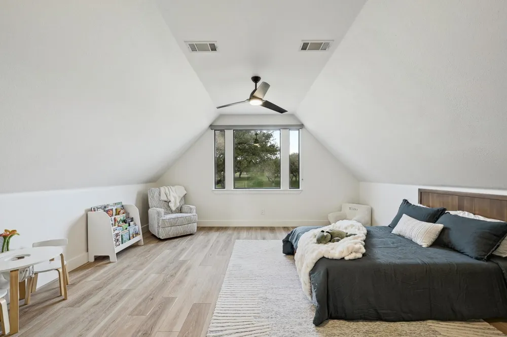 333 Stallion Lane Dripping Springs, TX 78620