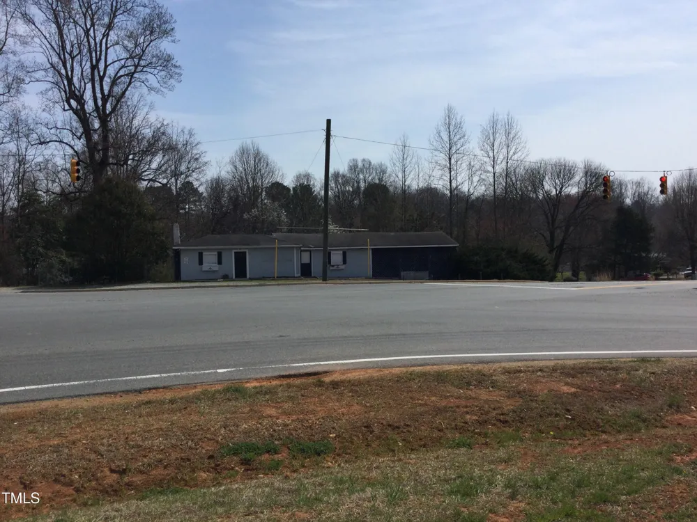 4105 Old Hillsborough Road Mebane, NC 27302