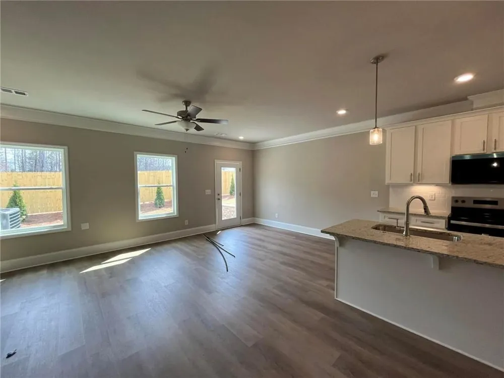 21 Creekside Commons Drive Hoschton, GA 30548