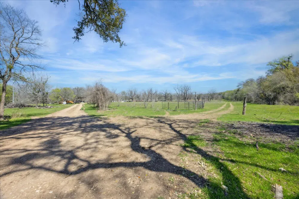 4975 E Highway 71 Highway E Del Valle, TX 78617