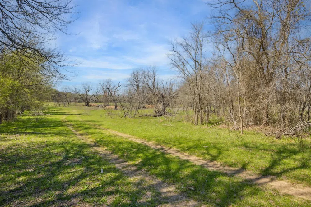 4975 E Highway 71 Highway E Del Valle, TX 78617