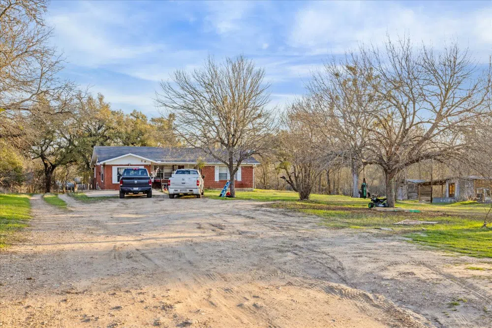 4975 E Highway 71 Highway E Del Valle, TX 78617