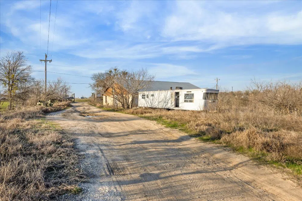 4975 E Highway 71 Highway E Del Valle, TX 78617