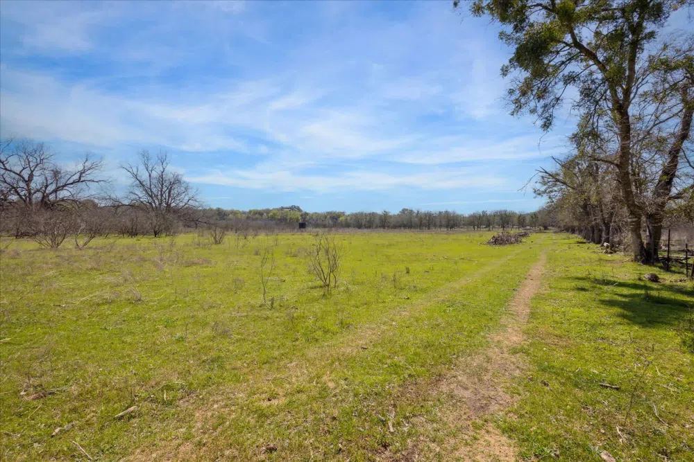 4975 E Highway 71 Highway E Del Valle, TX 78617
