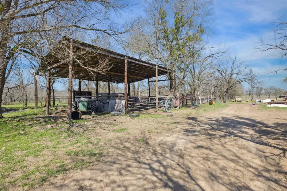 4975 E Highway 71 Highway E Del Valle, TX 78617