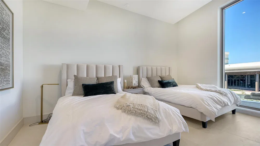 1591 GULF OF MEXICO DRIVE #313 Longboat Key, FL 34228