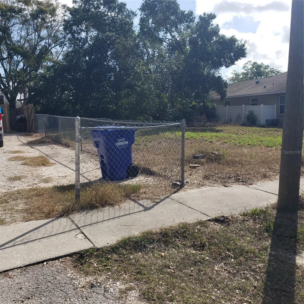 VIRGINIA AVENUE Tarpon Springs, FL 34689