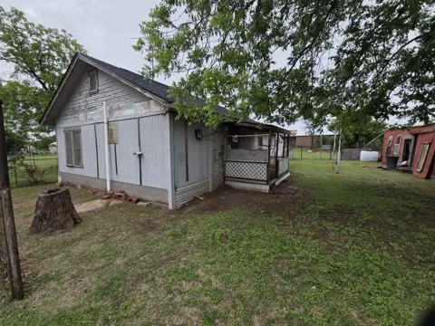 204 E Bryan Avenue