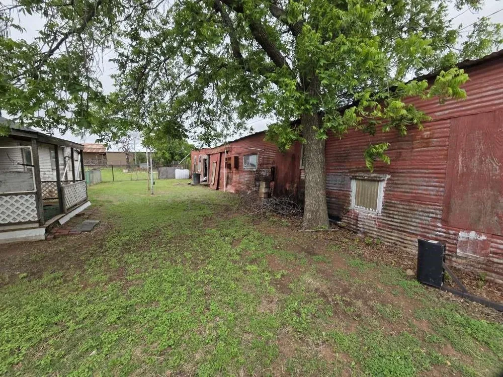 204 E Bryan Avenue Electra, TX 76360