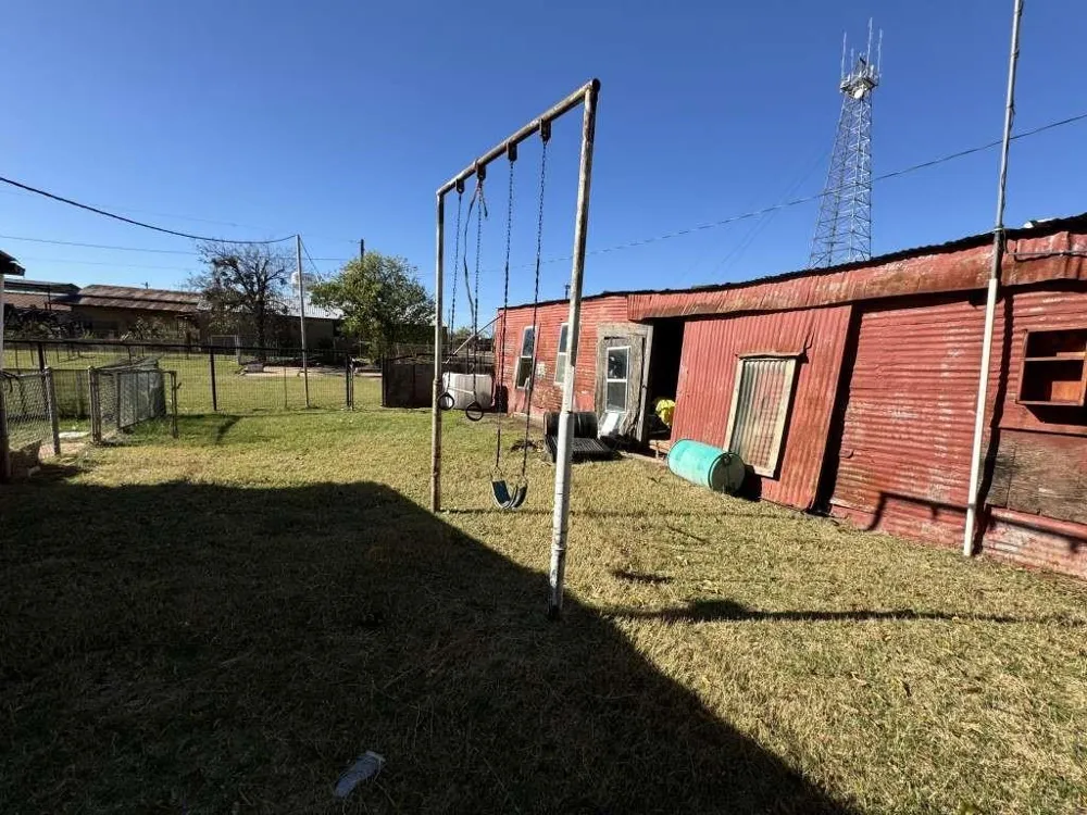 204 E Bryan Avenue Electra, TX 76360
