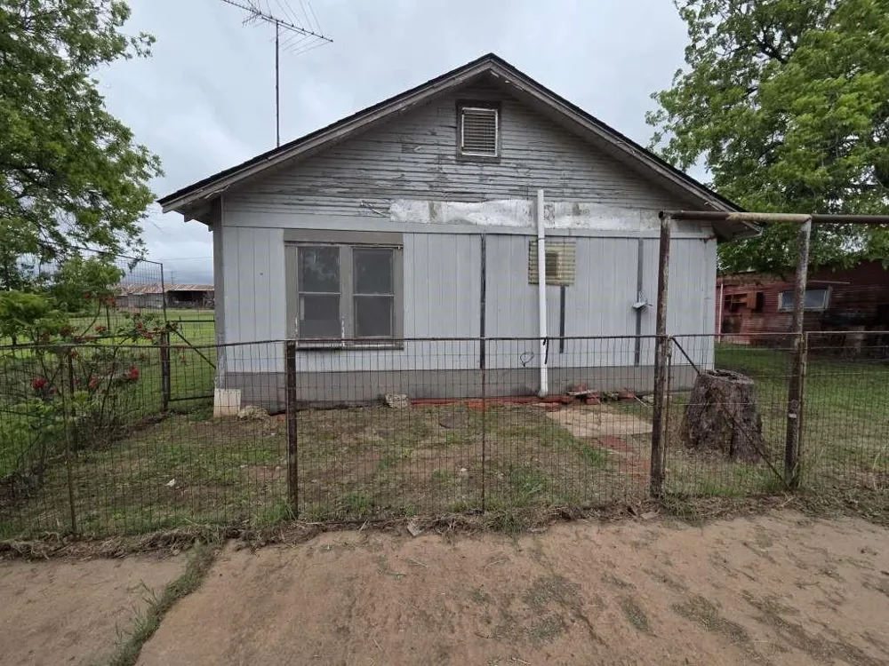 204 E Bryan Avenue Electra, TX 76360