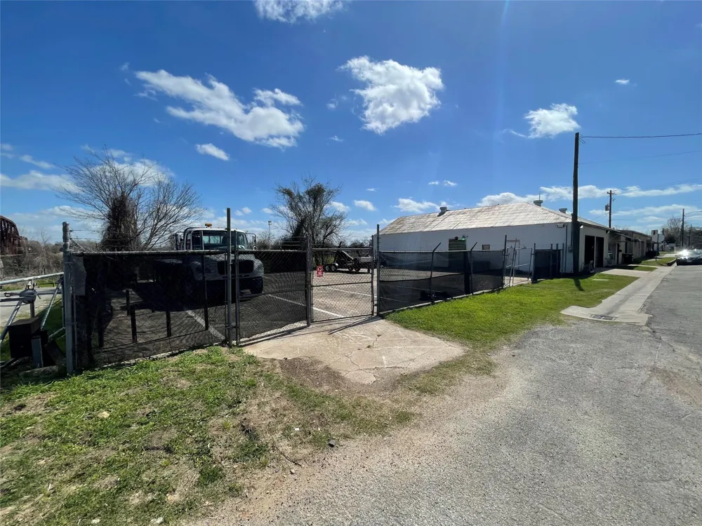 105 S 2nd Street Richmond, TX 77469