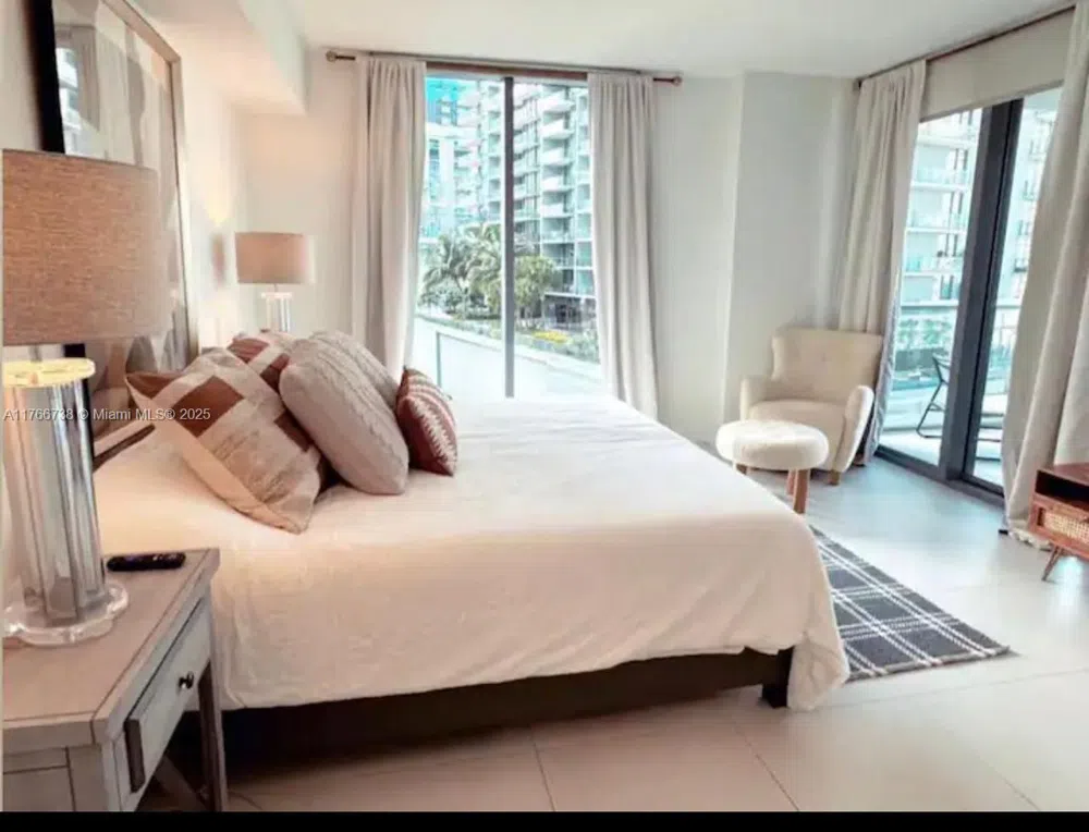31 SE 6th St #1601 Miami, FL 33131