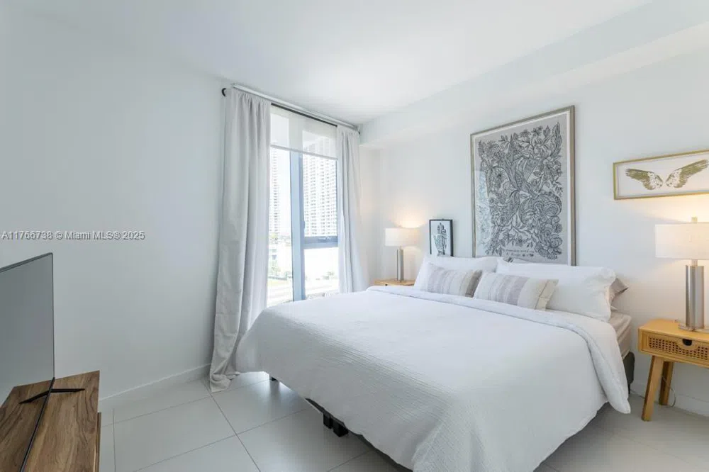 31 SE 6th St #1601 Miami, FL 33131