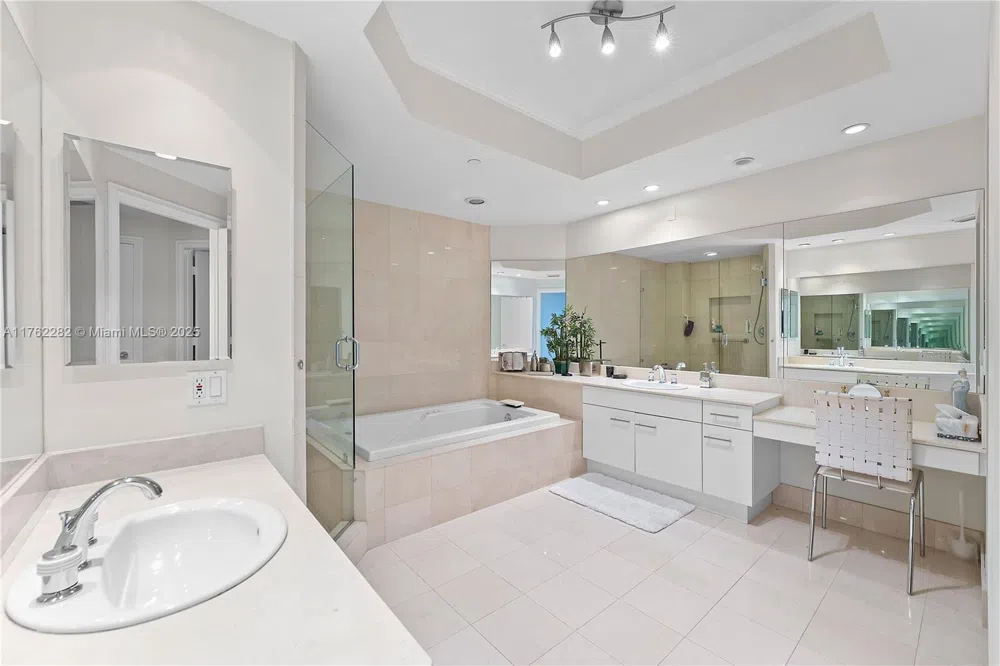 21150 Point Pl #1102 Aventura, FL 33180