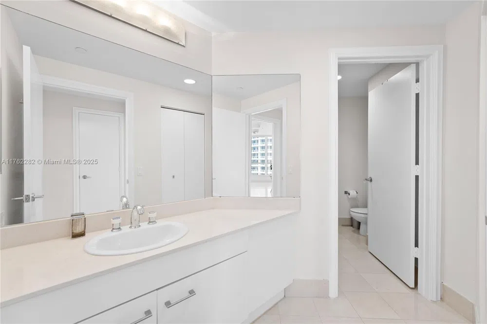 21150 Point Pl #1102 Aventura, FL 33180
