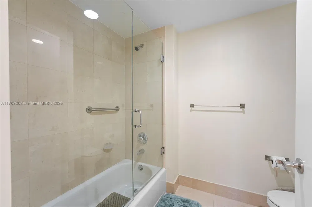 21150 Point Pl #1102 Aventura, FL 33180