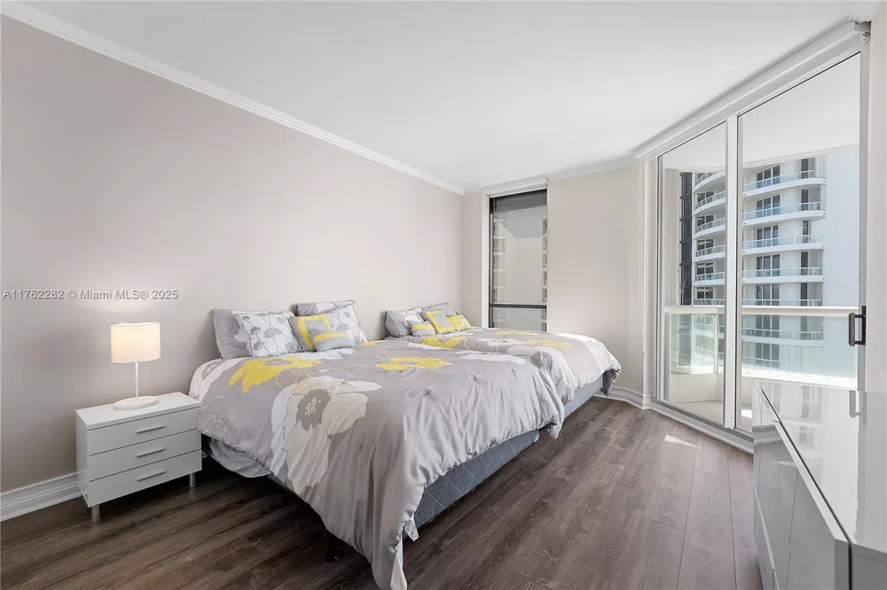 21150 Point Pl #1102 Aventura, FL 33180