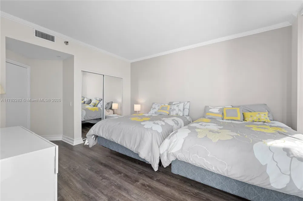 21150 Point Pl #1102 Aventura, FL 33180