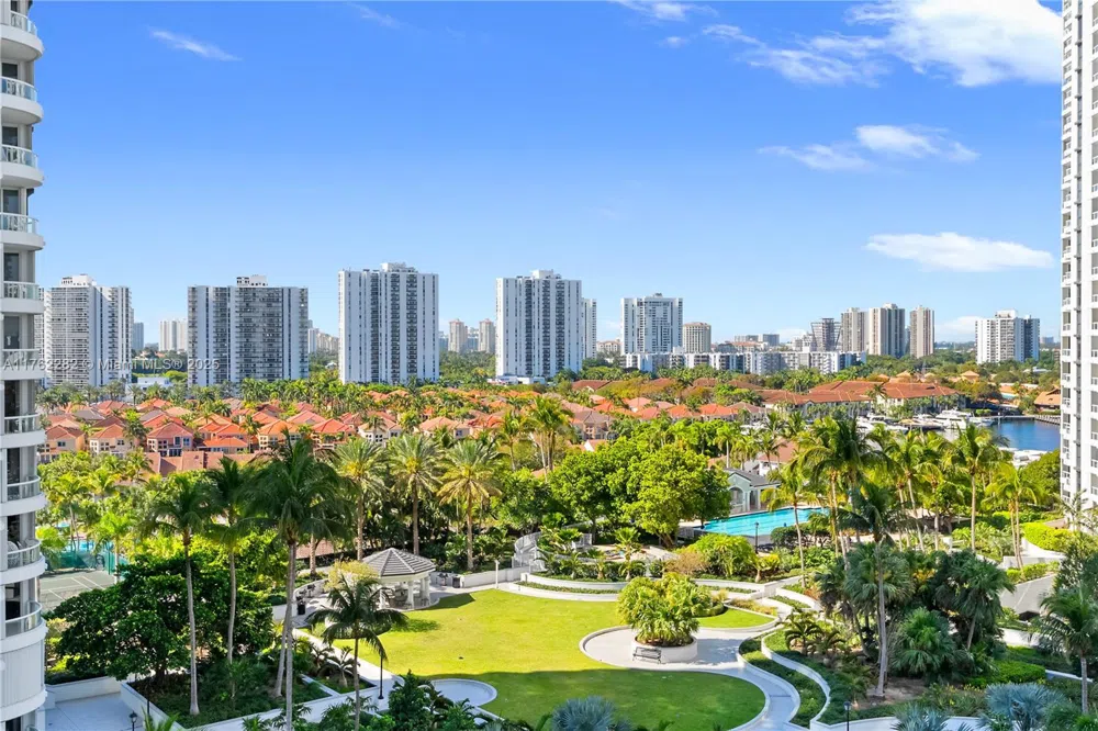 21150 Point Pl #1102 Aventura, FL 33180