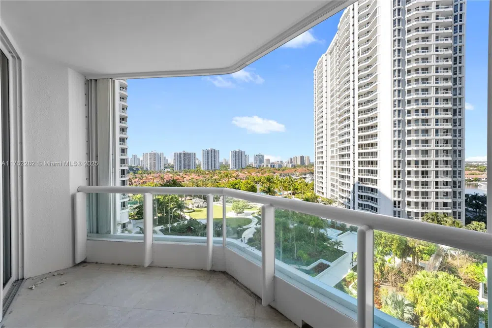 21150 Point Pl #1102 Aventura, FL 33180