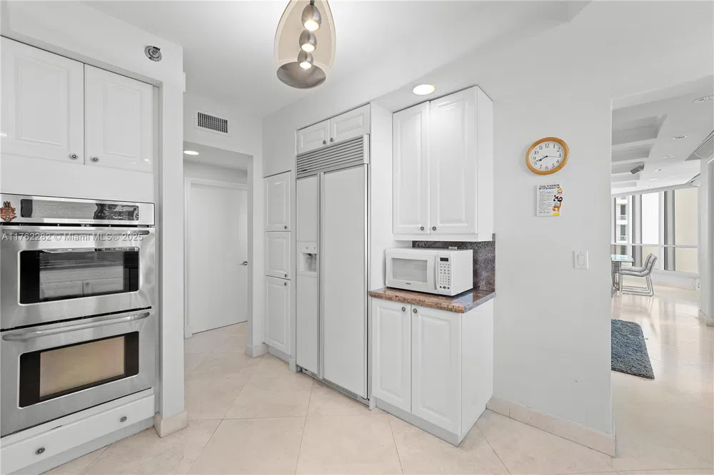 21150 Point Pl #1102 Aventura, FL 33180