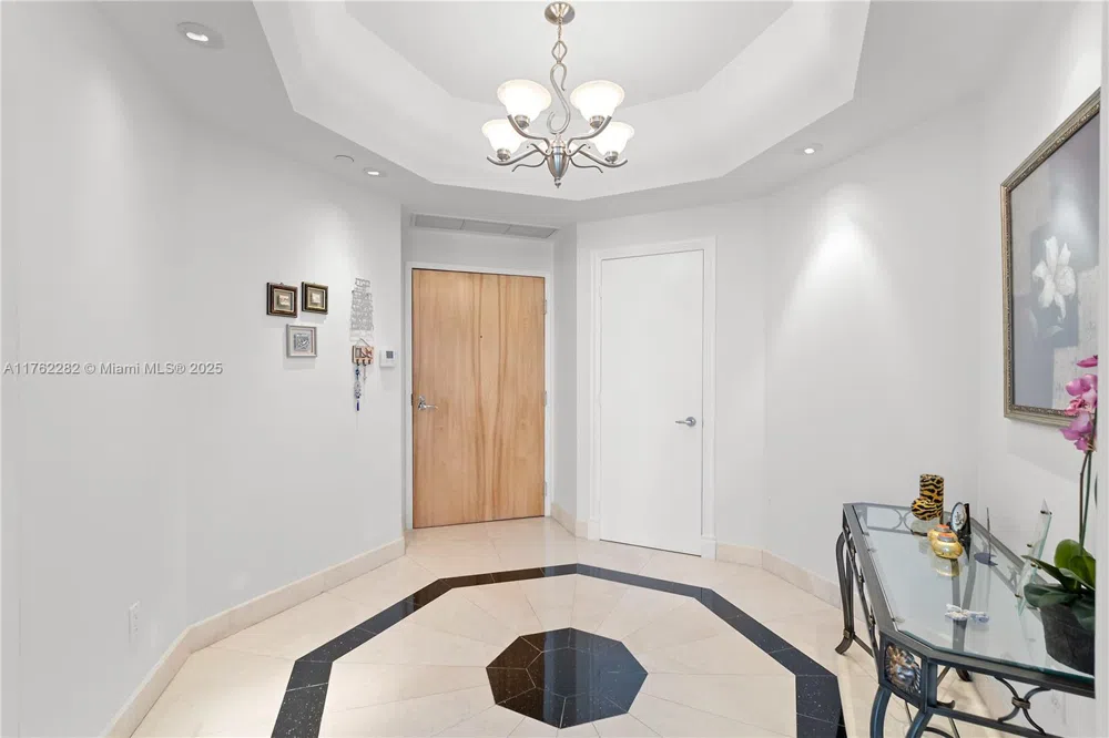 21150 Point Pl #1102 Aventura, FL 33180