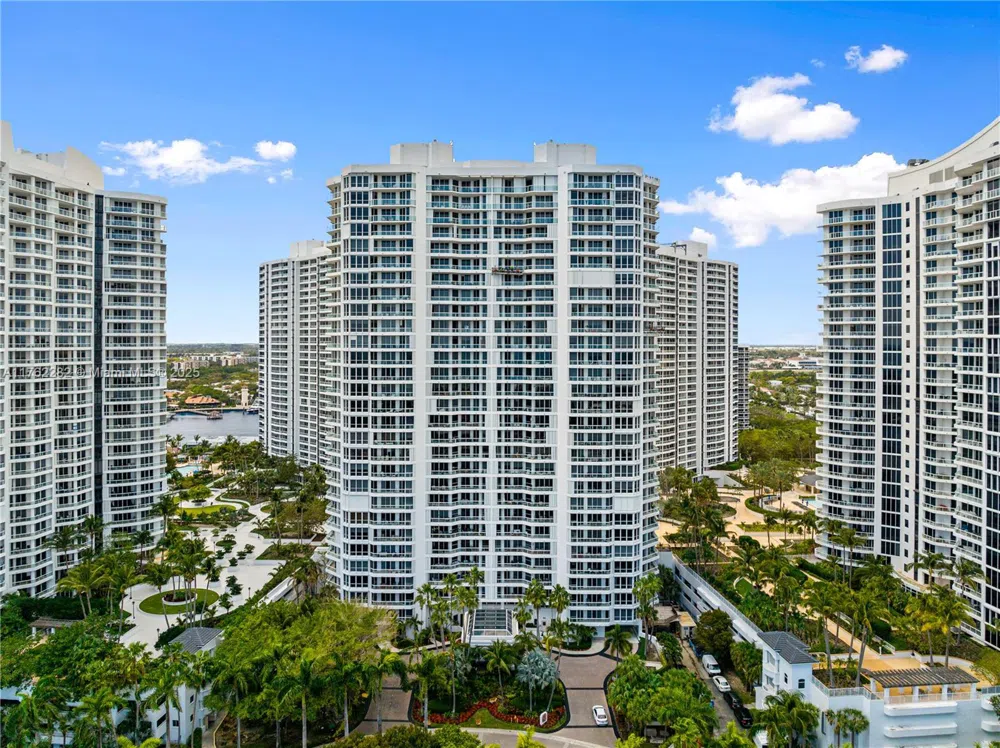 21150 Point Pl #1102 Aventura, FL 33180