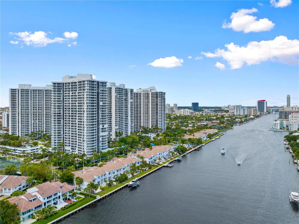 21150 Point Pl #1102 Aventura, FL 33180