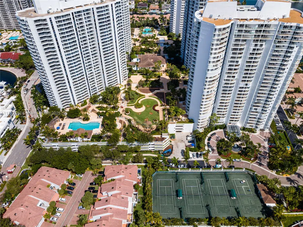 21150 Point Pl #1102 Aventura, FL 33180