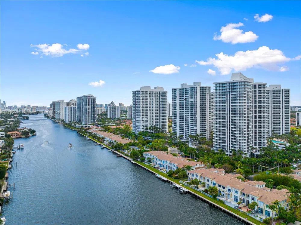21150 Point Pl #1102 Aventura, FL 33180