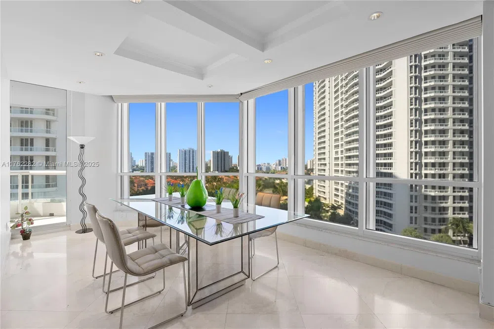 21150 Point Pl #1102 Aventura, FL 33180