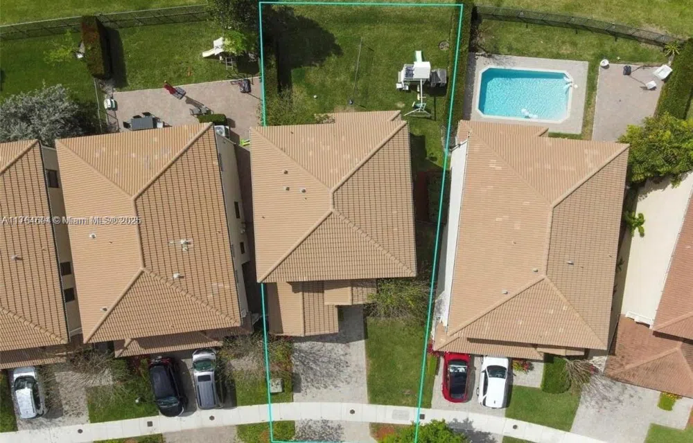 616 NE 193rd St Miami, FL 33179