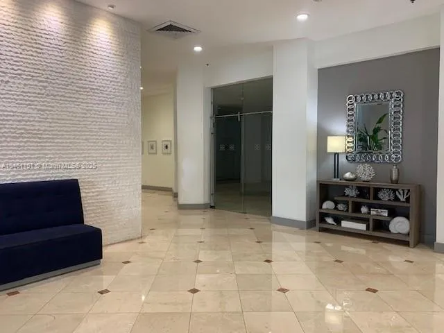 100 Lincoln Rd #1129 Miami Beach, FL 33139