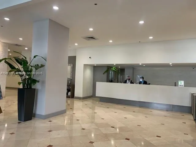 100 Lincoln Rd #1129 Miami Beach, FL 33139