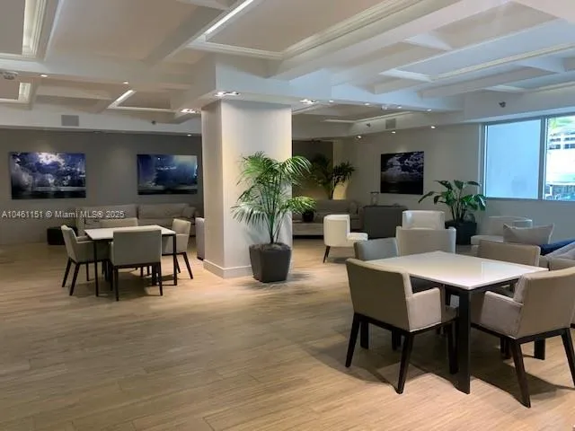 100 Lincoln Rd #1129 Miami Beach, FL 33139