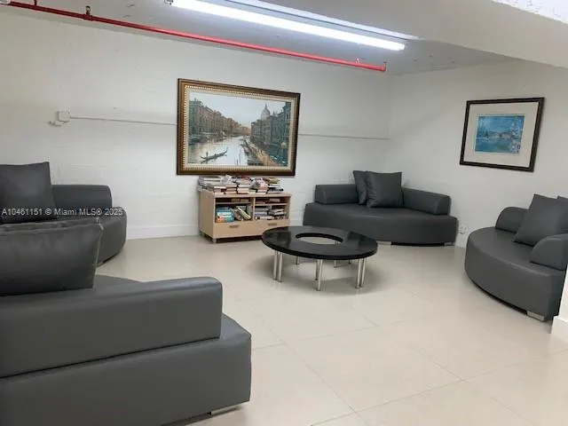 100 Lincoln Rd #1129 Miami Beach, FL 33139