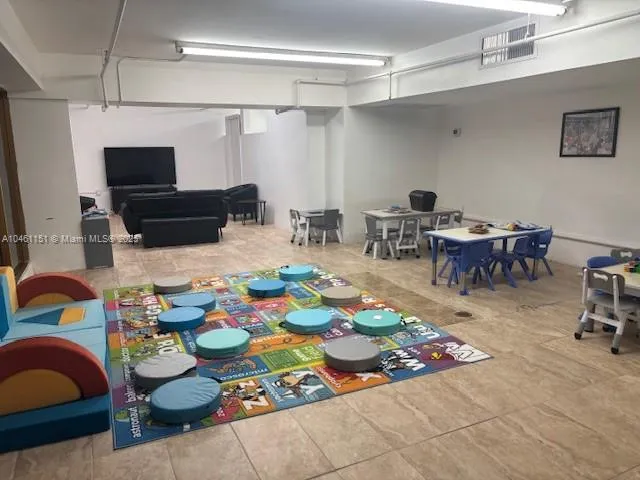 100 Lincoln Rd #1129 Miami Beach, FL 33139