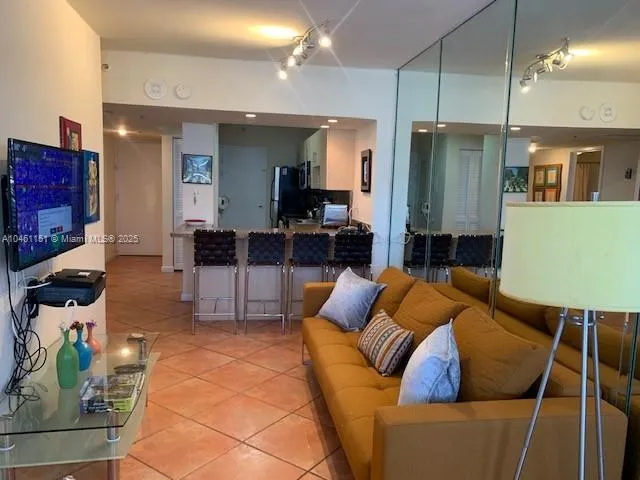 100 Lincoln Rd #1129 Miami Beach, FL 33139