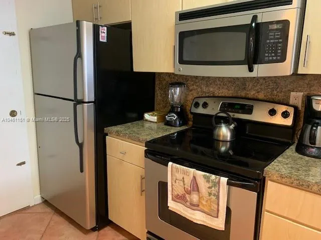 100 Lincoln Rd #1129 Miami Beach, FL 33139