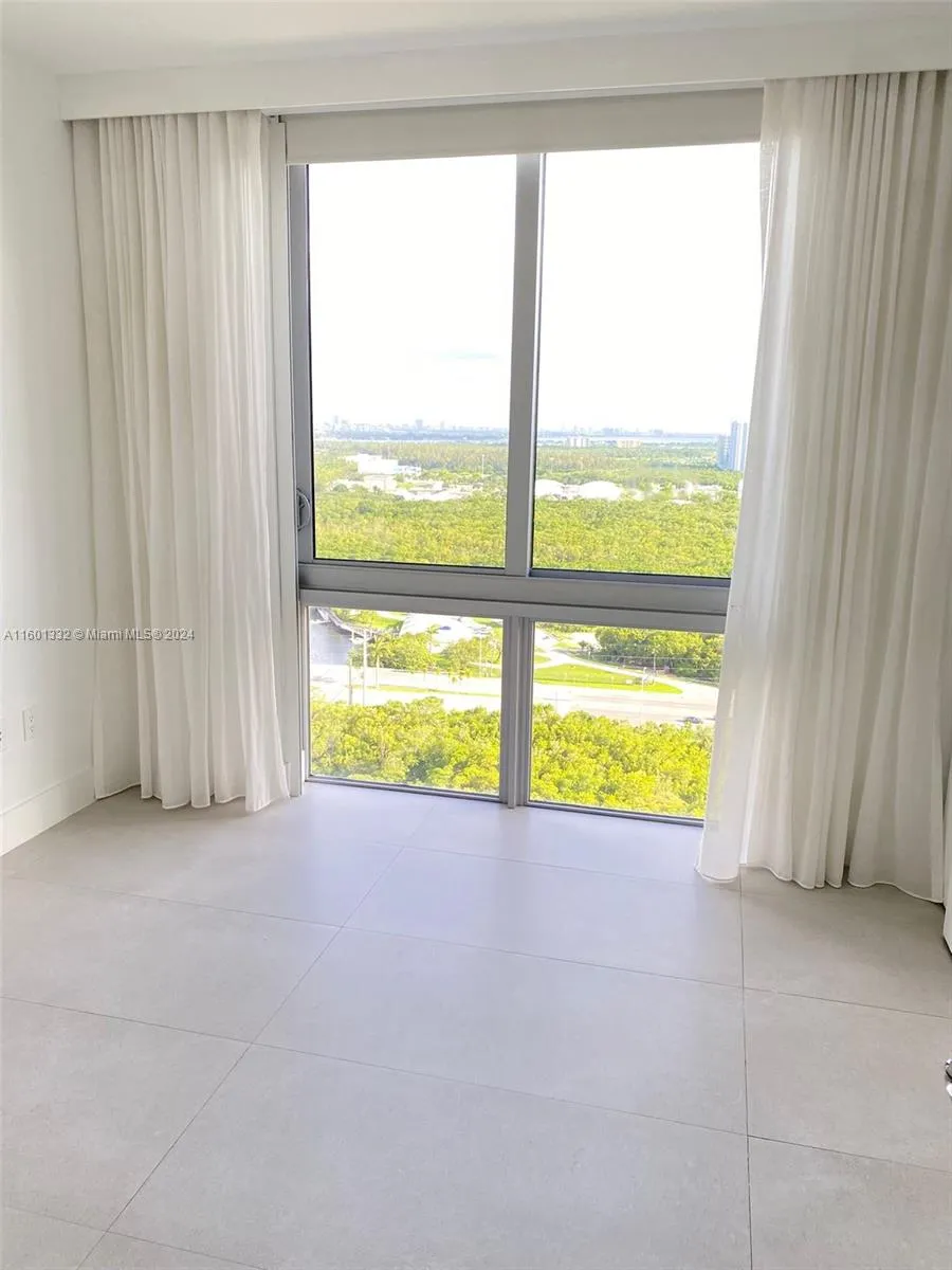 16385 Biscayne Blvd #2421 North Miami Beach, FL 33160